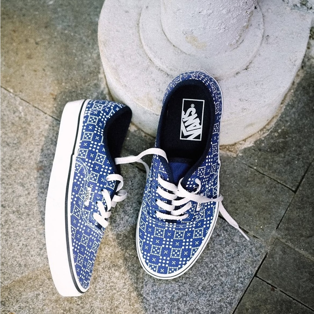 Vans Authentic Checker Dot Blue Color Theory Size 10 NWT